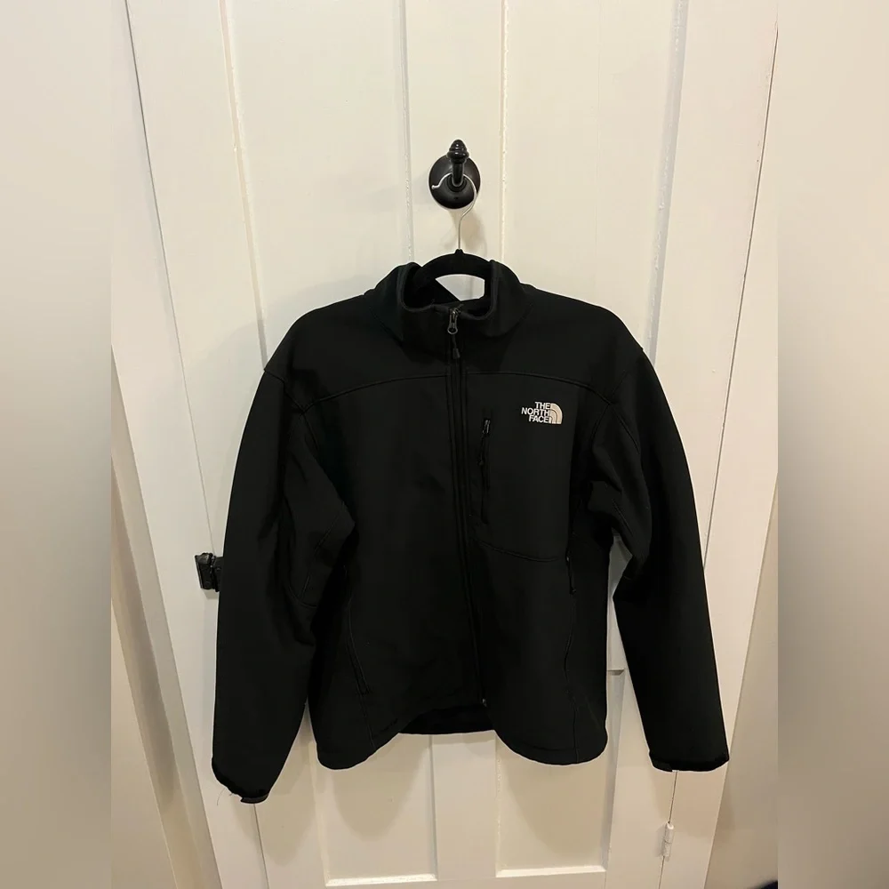 The North Face Men’s Shell Jacket Size Large
